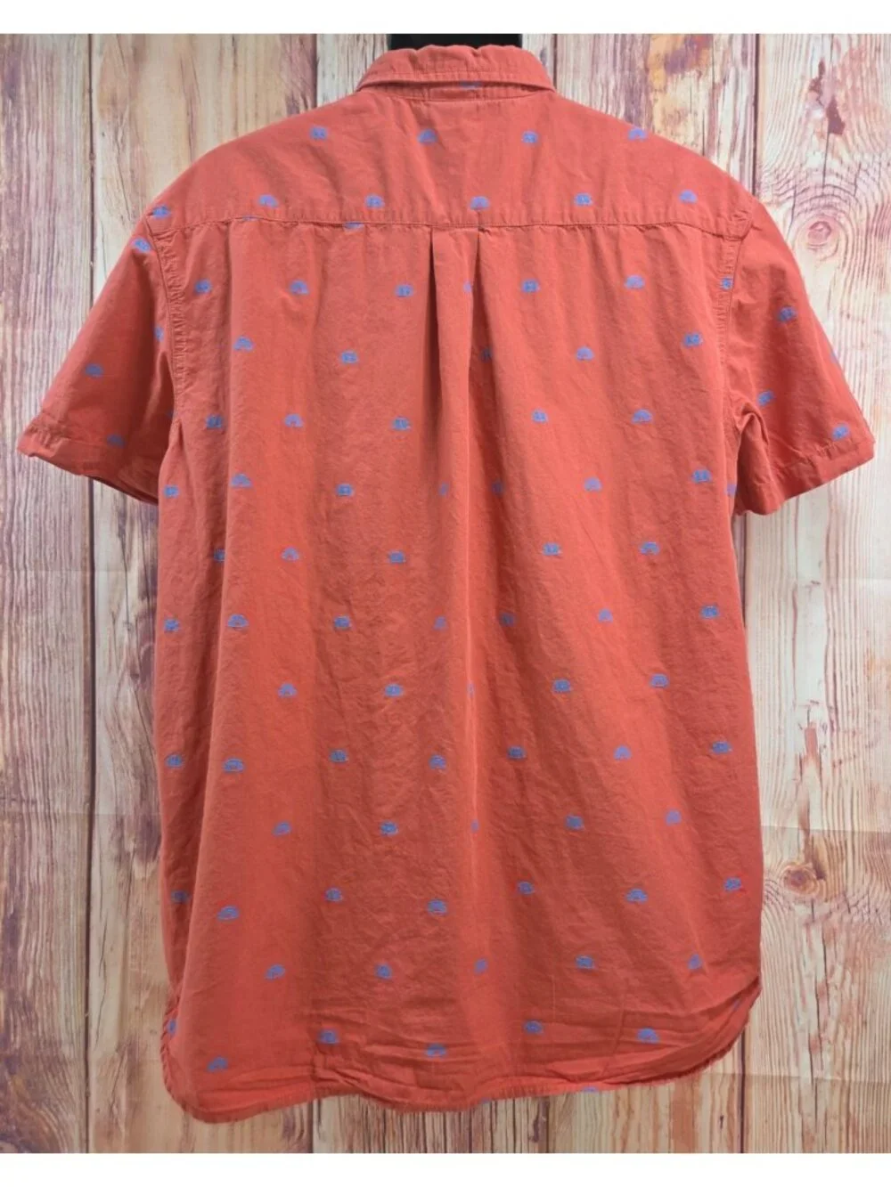 The North Face Mens Red Short Sleeve Shirt XL With Blue Print